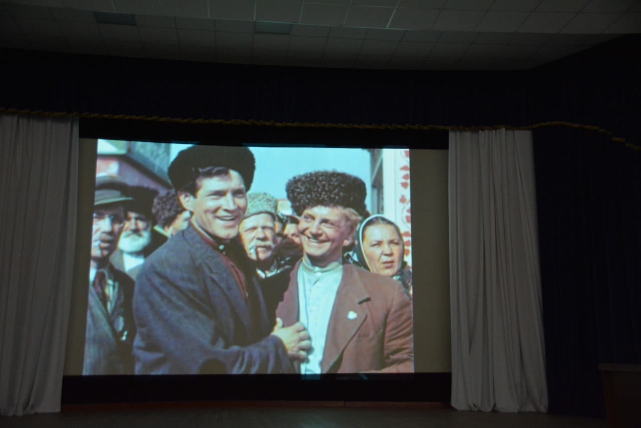 Подарок к празднику жителям