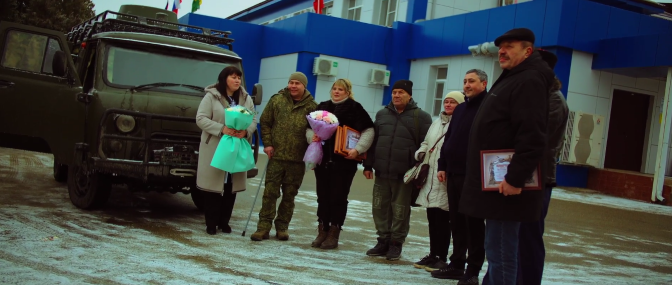 В  Крымске военным медикам передали бронированный автомобиль, оснащенный РЭБ.