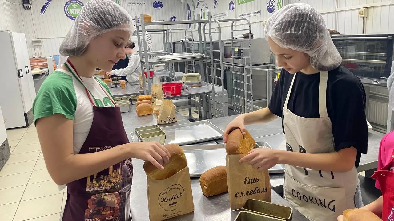 Школа юного пекаря начала свою работу