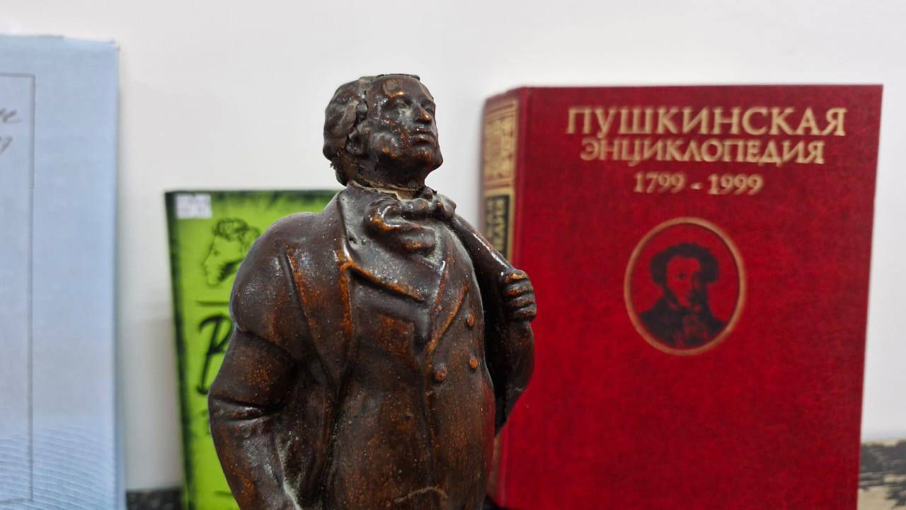 Сергей Лесь: 6 июня - день рождения великого русского поэта, основоположника современного русского литературного языка Александра Сергеевича Пушкина. 