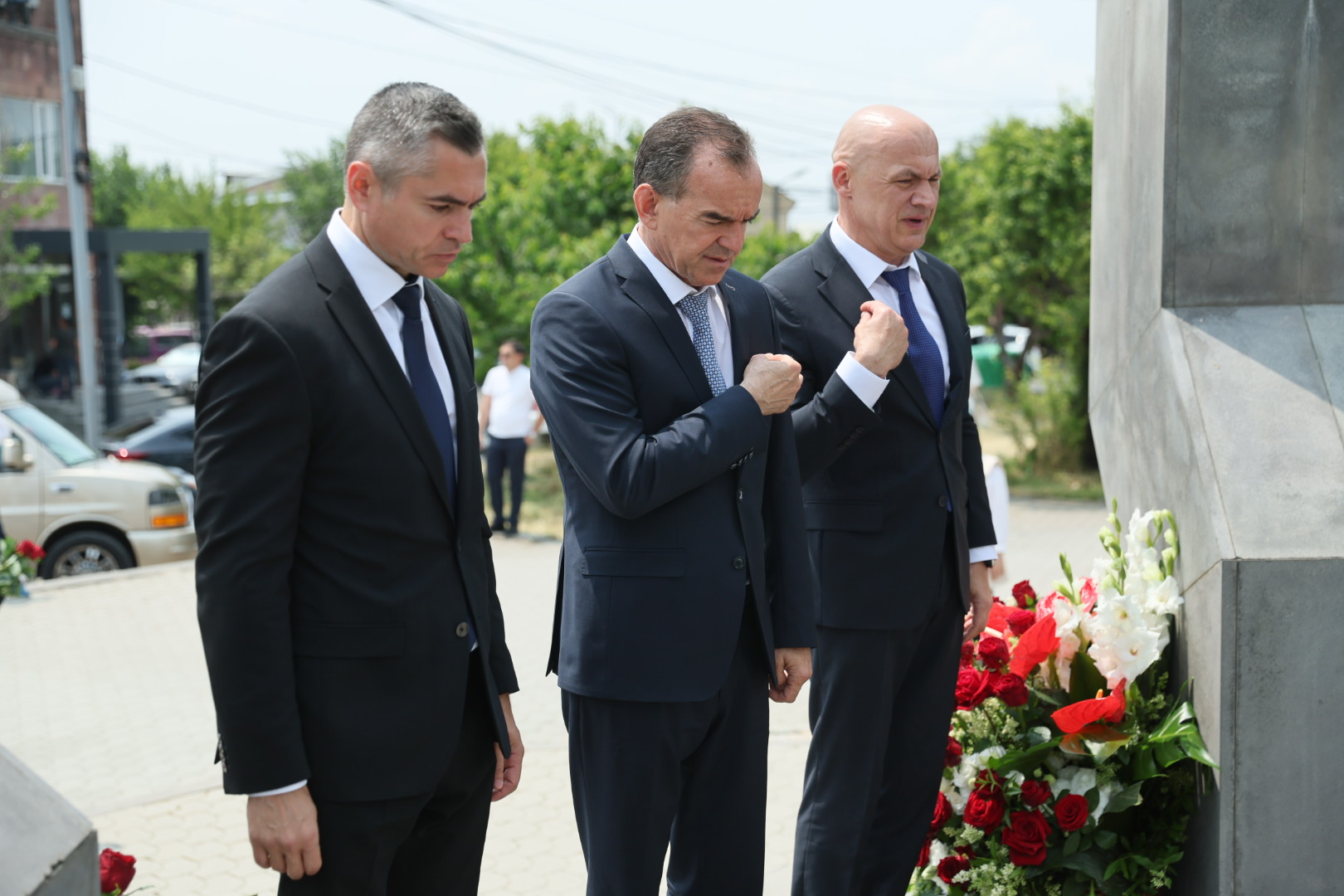 Вениамин Кондратьев посетил мемориальный комплекс героям-казакам в Ереване