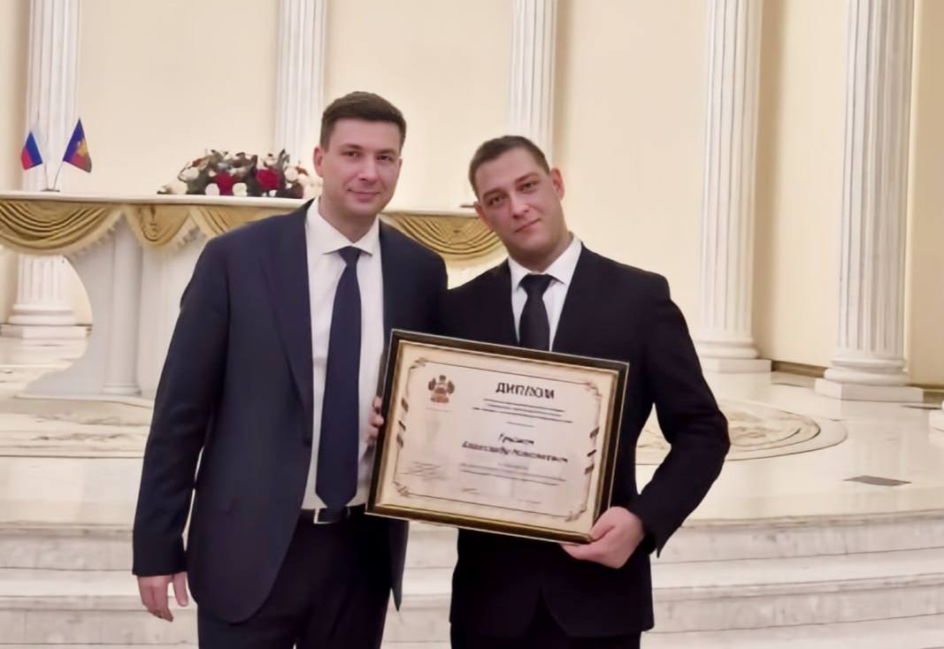 За достигнутые успехи в областях культуры, литературы, искусства, науки и техники