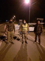 Казаки Троицкого станичного казачьего общества станицы, помогают сохранять общественный порядок