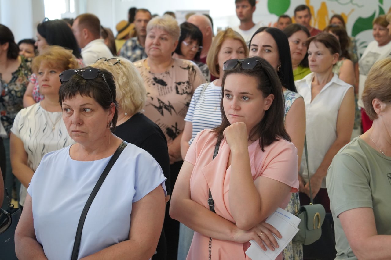  В СКЦ Крымского района прошел федеральный этап Всероссийской ярмарки трудоустройства «Работа России. Время возможностей».